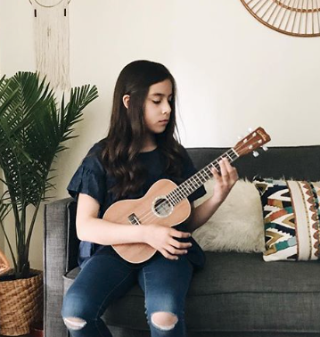 Regalos Sanos para Niños? Uno es el Ukulele